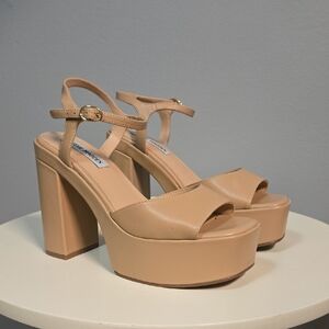 Steve Madden Women's Tan Platform Heels